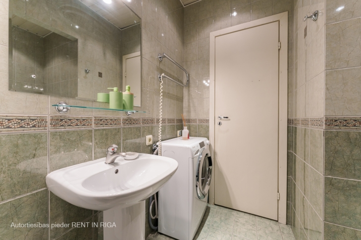 Sludinājumi. 2-stāvu dzīvoklis ar terasi Kr.Valdemāra un Zaubes ielas stūrī.   5./6. stāvs. 2 sanitārie mezgli, Cena: 225000 EUR Foto #9