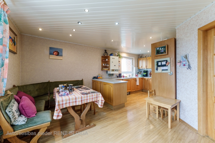 Sludinājumi. 2 stāvu dzīvoklis specprojekta ēkā pie Piņķu ūdenskrātuves.  1.stāvā plaša halle, 2 istabas, Cena: 170000 EUR Foto #5