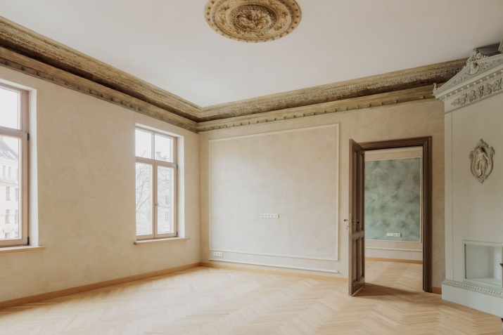 Sludinājumi. Tiek pārdots kvalitatīvi renovēts dzīvoklis klusajā centrā. Ozola parketa grīdas, kaļķa apmetums, Cena: 220000 EUR Foto #5