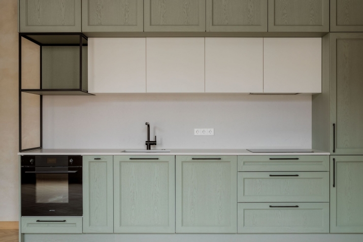 Sludinājumi. Tiek pārdots kvalitatīvi renovēts dzīvoklis klusajā centrā. Ozola parketa grīdas, kaļķa apmetums, Cena: 220000 EUR Foto #3