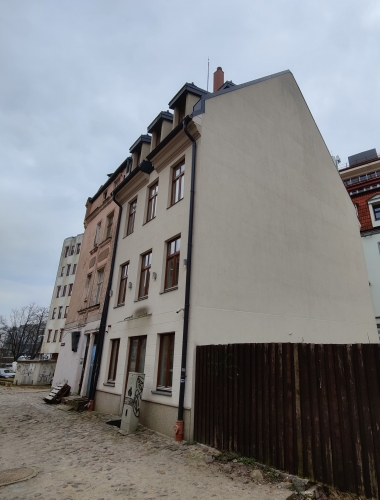 Объявление. Новый, небольшой дом в Вецриге.  Здание построено в 2017 году. В нем находится 4 квартиры, которые Цена: 1.8e+06 EUR Foto #4