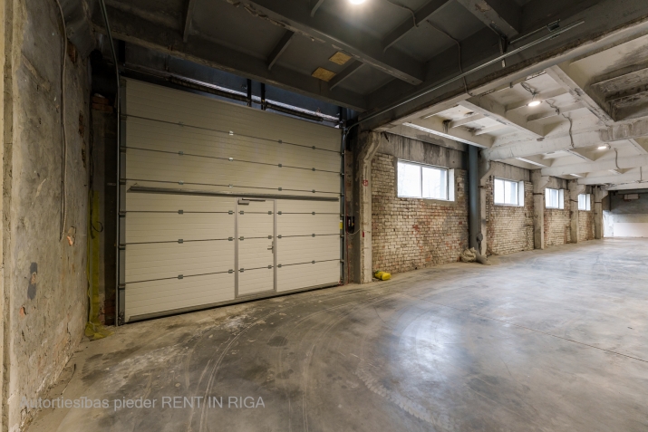 Sludinājumi. Plašas, sausas ražošanas telpas Ulriekstes ielā pie tirdzniecības ostas Rīga.  Telpas atrodas 1. Cena: 4800 EUR/mēn Foto #6