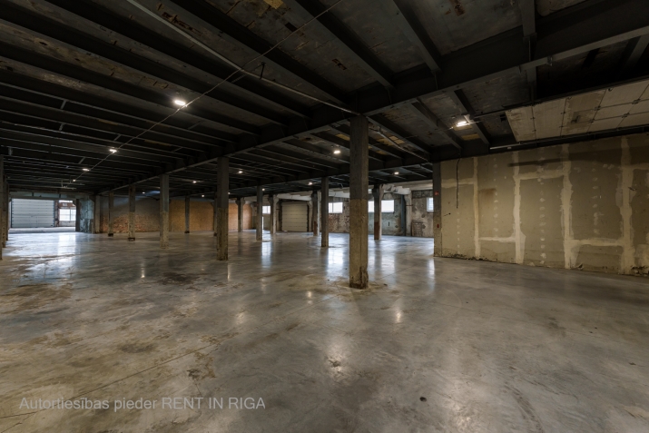 Sludinājumi. Plašas, sausas ražošanas telpas Ulriekstes ielā pie tirdzniecības ostas Rīga.  Telpas atrodas 1. Cena: 4800 EUR/mēn Foto #8