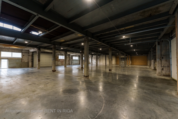 Sludinājumi. Plašas, sausas ražošanas telpas Ulriekstes ielā pie tirdzniecības ostas Rīga.  Telpas atrodas 1. Cena: 4800 EUR/mēn Foto #9