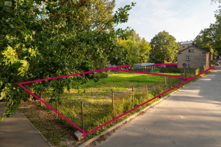 Sludinājumi. Iespēja iegādāties īpašumu Rīgas vēsturiskajā centrā, Brasas rajonā.  Zemes gabals ar iespēju būvēt Cena: 235000 EUR Foto #3