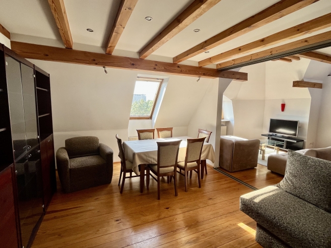 Sludinājumi. Šarmants divu stāvu, mansarda tipa dzīvoklis Rīgas centrā.   Dzīvoklis ir ļoti gaišs, augstie Cena: 229000 EUR Foto #3