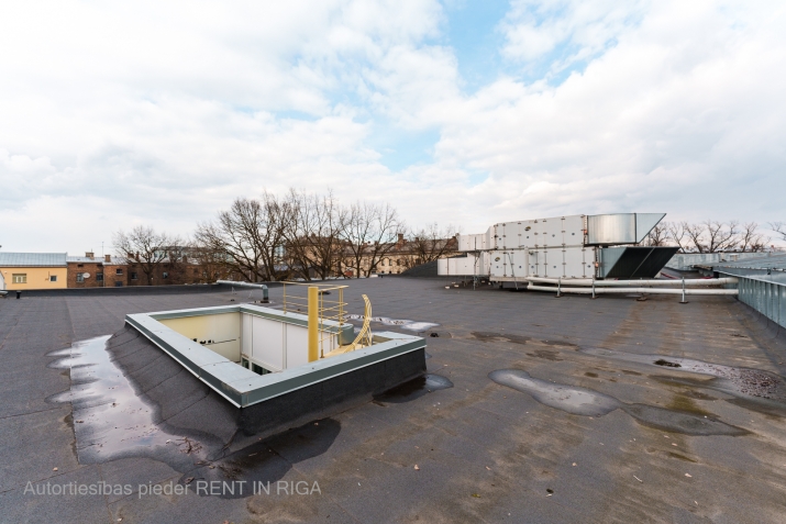 Объявление. Сдается офисное помещение с собственной террасой на крыше в Вефе в округе.  + 2 этаж; + 164м2; + Цена: 984 EUR/мес. Foto #8