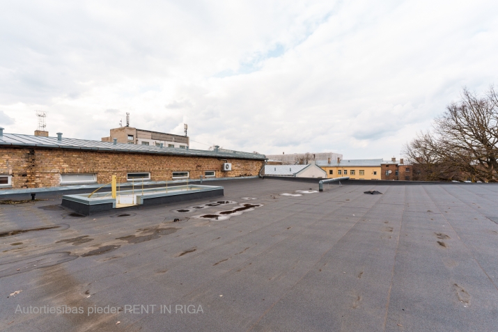 Объявление. Сдается офисное помещение с собственной террасой на крыше в Вефе в округе.  + 2 этаж; + 164м2; + Цена: 984 EUR/мес. Foto #9