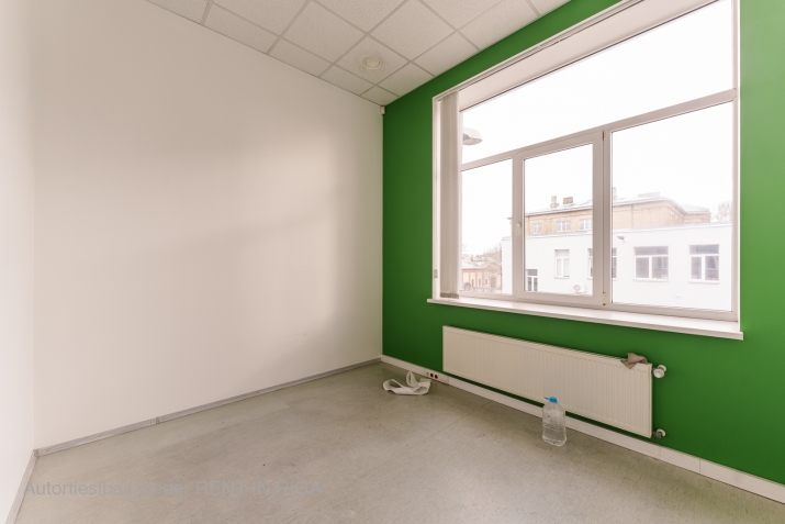 Объявление. Сдается офисное помещение на Бривибас гатве 222.  + 2 этаж; + 244м2; + 2 туалета; + Доступ в Цена: 1220 EUR/мес. Foto #5