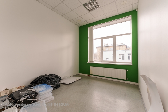 Объявление. Сдается офисное помещение на Бривибас гатве 222.  + 2 этаж; + 244м2; + 2 туалета; + Доступ в Цена: 1220 EUR/мес. Foto #6