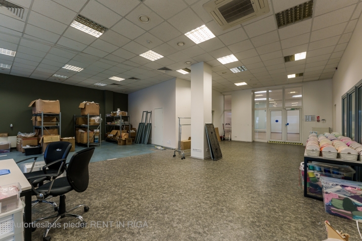 Объявление. Сдается офисное помещение на Бривибас гатве 222.  + 2 этаж; + 244м2; + 2 туалета; + Доступ в Цена: 1220 EUR/мес. Foto #3