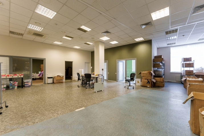 Объявление. Сдается офисное помещение на Бривибас гатве 222.  + 2 этаж; + 244м2; + 2 туалета; + Доступ в Цена: 1220 EUR/мес. Foto #4