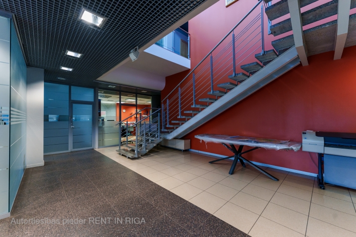 Sludinājumi. Birojs Purvciemā.  2. stāvs.  Platība sastāv no 1 kabineta.  Telpas aprīkotas ar visām Cena: 200 EUR/mēn Foto #6