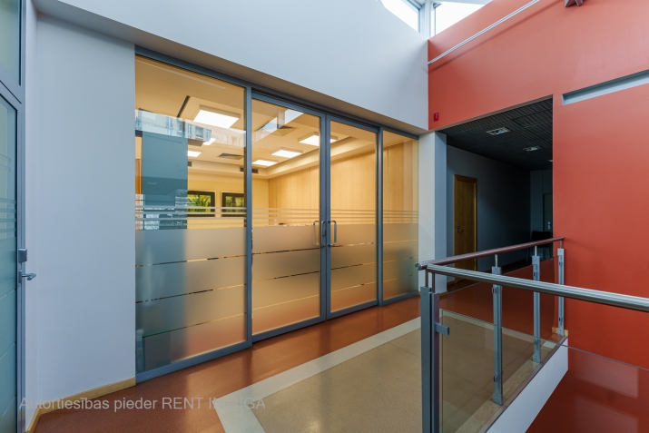 Sludinājumi. Birojs Purvciemā.  2. stāvs.  Platība sastāv no 1 kabineta.  Telpas aprīkotas ar visām Cena: 200 EUR/mēn Foto #4