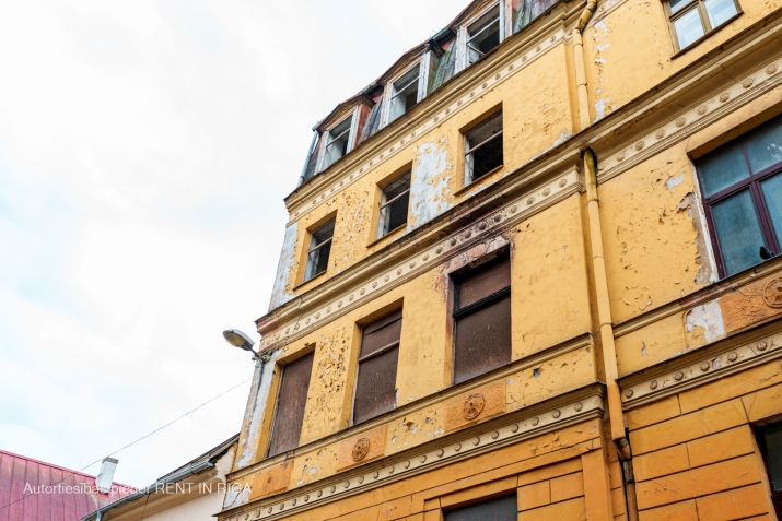 Объявление. 4-этажное здание в аварийном состоянии в Старой Риге.  При реконструкции жилого дома и Цена: 1.5e+06 EUR Foto #4