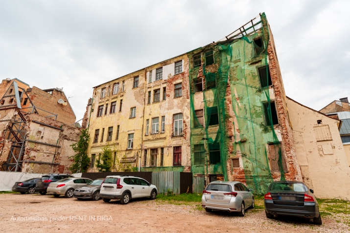 Объявление. 4-этажное здание в аварийном состоянии в Старой Риге.  При реконструкции жилого дома и Цена: 1.5e+06 EUR Foto #8