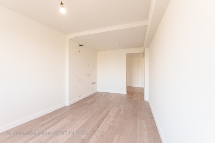 Sludinājumi. 3 - istabu dzīvoklis, atrodas 12 stāvu ēkā, no tās paveras unikāls skats uz Pētersalu un Cena: 128600 EUR Foto #4