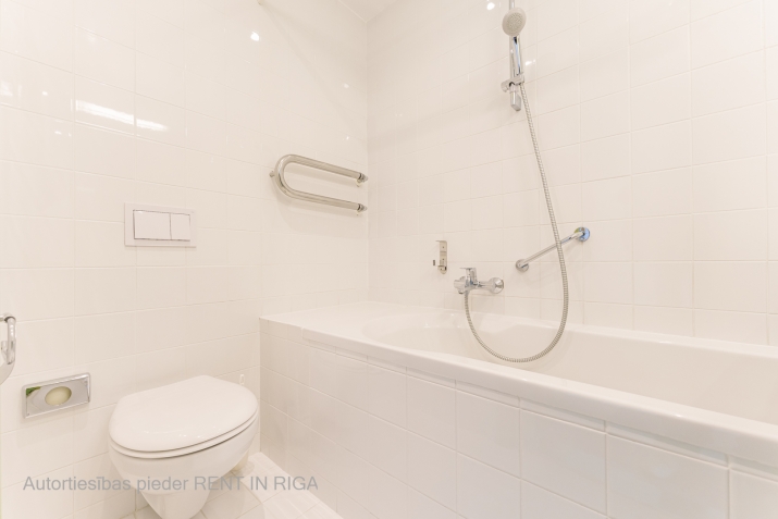 Sludinājumi. 3 - istabu dzīvoklis, atrodas 12 stāvu ēkā, no tās paveras unikāls skats uz Pētersalu un Cena: 128600 EUR Foto #7