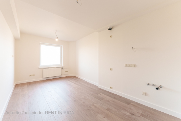 Sludinājumi. 3 - istabu dzīvoklis, atrodas 12 stāvu ēkā, no tās paveras unikāls skats uz Pētersalu un Cena: 128600 EUR Foto #2