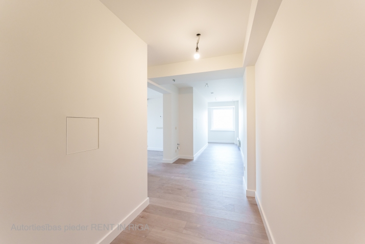 Sludinājumi. 3 - istabu dzīvoklis, atrodas 12 stāvu ēkā, no tās paveras unikāls skats uz Pētersalu un Cena: 128600 EUR Foto #6