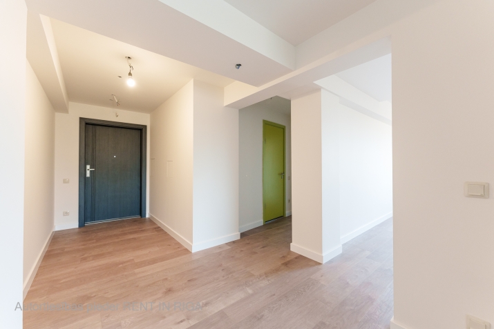 Sludinājumi. 3 - istabu dzīvoklis, atrodas 12 stāvu ēkā, no tās paveras unikāls skats uz Pētersalu un Cena: 128600 EUR Foto #5