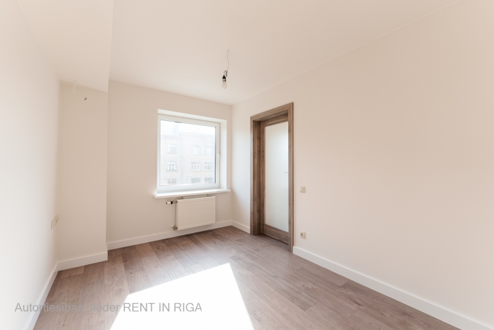 Объявление. 2-комнатная квартира, расположенная в 12-этажном доме, с уникальным видом на Петерсалу и район Цена: 89310 EUR Foto #9