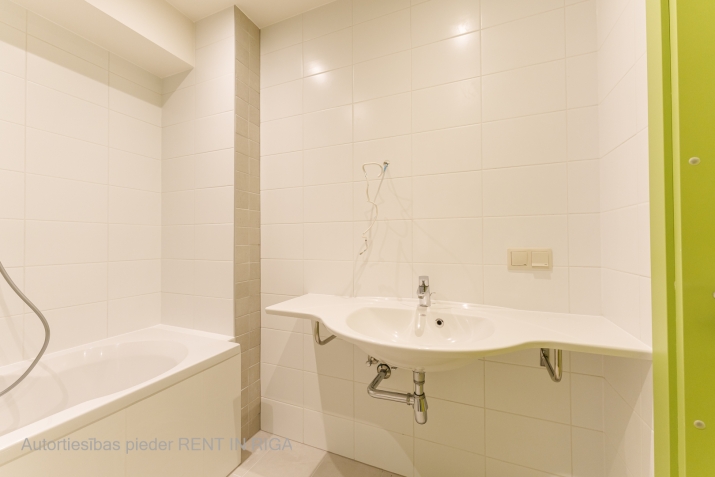 Объявление. 2-комнатная квартира, расположенная в 12-этажном доме, с уникальным видом на Петерсалу и район Цена: 89310 EUR Foto #5