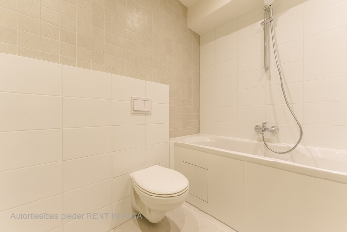 Объявление. 2-комнатная квартира, расположенная в 12-этажном доме, с уникальным видом на Петерсалу и район Цена: 89310 EUR Foto #3