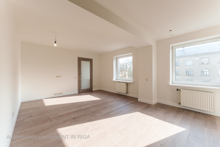 Объявление. 2-комнатная квартира, расположенная в 12-этажном доме, с уникальным видом на Петерсалу и район Цена: 89310 EUR Foto #1