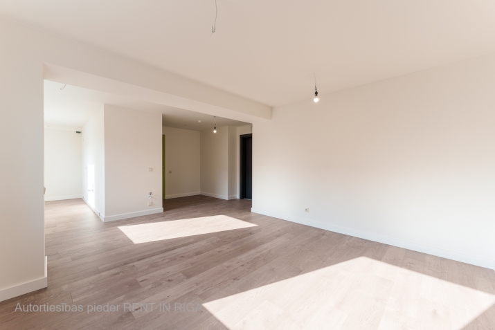 Объявление. 2-комнатная квартира, расположенная в 12-этажном доме, с уникальным видом на Петерсалу и район Цена: 89310 EUR Foto #2