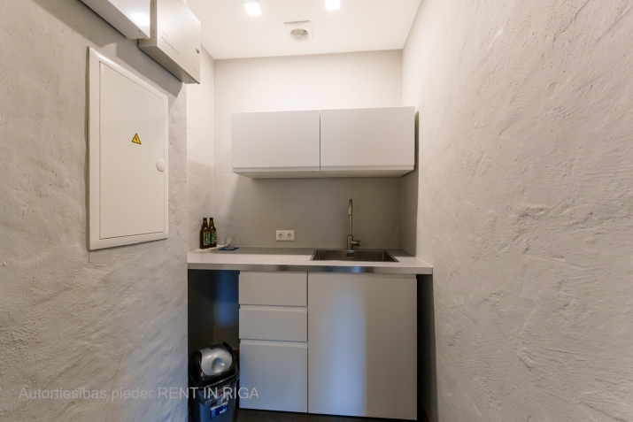 Sludinājumi. Birojs Spīķeru kvartālā, renovētā ēkā.  Platība sastāv no 2 lielām telpām (iespēja dalīt), 3 Cena: 1700 EUR/mēn Foto #8