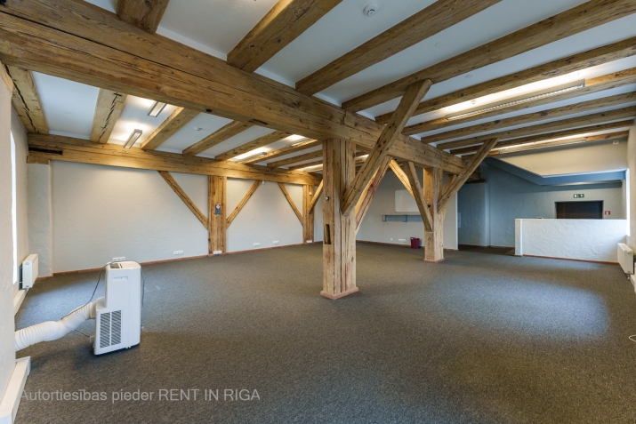 Sludinājumi. Birojs Spīķeru kvartālā, renovētā ēkā.  Platība sastāv no 2 lielām telpām (iespēja dalīt), 3 Cena: 1700 EUR/mēn Foto #2