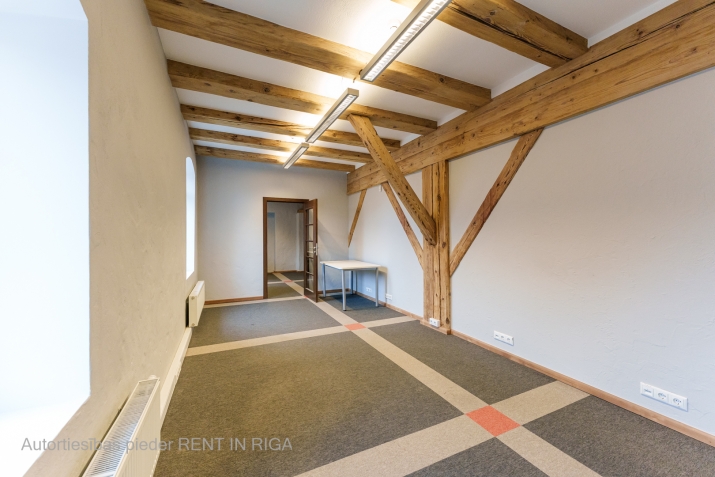 Sludinājumi. Birojs Spīķeru kvartālā, renovētā ēkā.  Platība sastāv no 2 lielām telpām (iespēja dalīt), 3 Cena: 1700 EUR/mēn Foto #6