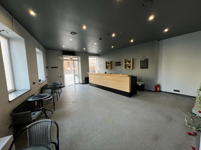 Sludinājumi. Pārdod telpas Brīvības ielā 117, Cēsu un Tallinas ielas stūrī. Iespejams izmantot kafejnīcai vai Cena: 139500 EUR Foto #1