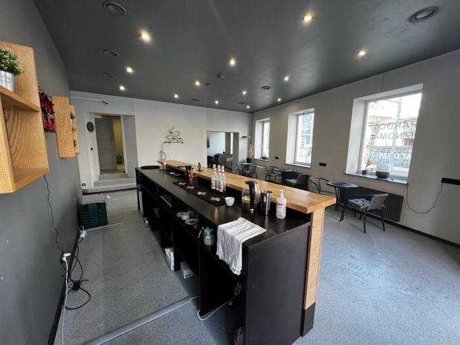 Sludinājumi. Pārdod telpas Brīvības ielā 117, Cēsu un Tallinas ielas stūrī. Iespejams izmantot kafejnīcai vai Cena: 139500 EUR Foto #3