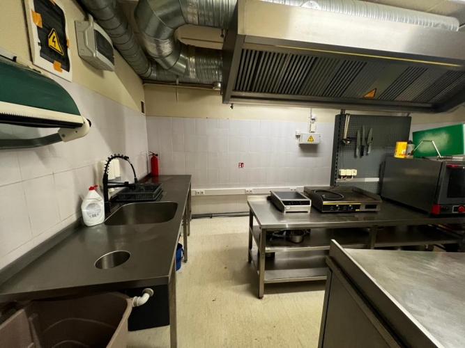 Sludinājumi. Pārdod telpas Brīvības ielā 117, Cēsu un Tallinas ielas stūrī. Iespejams izmantot kafejnīcai vai Cena: 139500 EUR Foto #7