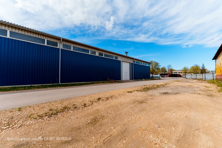 Sludinājumi. Iznomā jaunu angāru Ilzenes ielā 18  + platība - 1880m2 + Nomas cena - 3 EUR/m2 + Vārtu augustums - Cena: 3910 EUR/mēn Foto #9