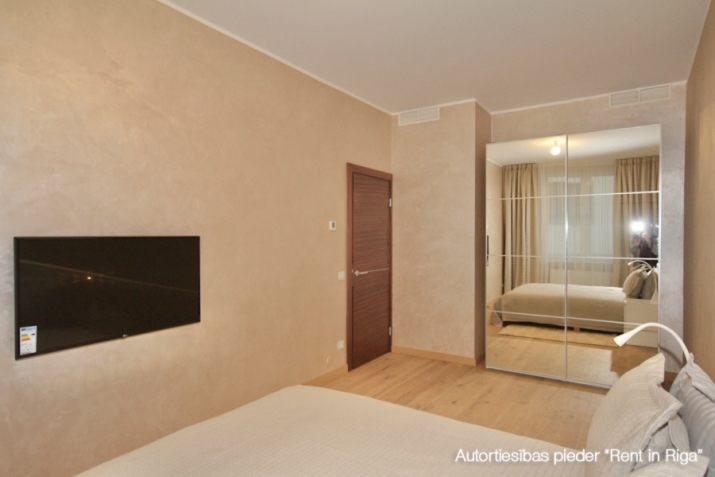 Sludinājumi. Tiek izīrēts mēbelēts, aprīkots 2-istabu dzīvoklis Strēlnieku un Alberta ielu krustojumā. No Cena: 1000 EUR/mēn Foto #5