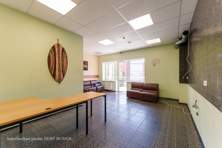 Sludinājumi. Ideālas telpas Jūsu biznesa vajadzībām ar izcilām ērtībām un stratēģisku atrašanās vietu.  Platība: Cena: 1017 EUR/mēn Foto #8