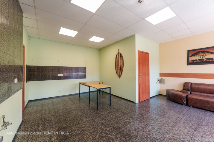 Sludinājumi. Ideālas telpas Jūsu biznesa vajadzībām ar izcilām ērtībām un stratēģisku atrašanās vietu.  Platība: Cena: 1017 EUR/mēn Foto #9