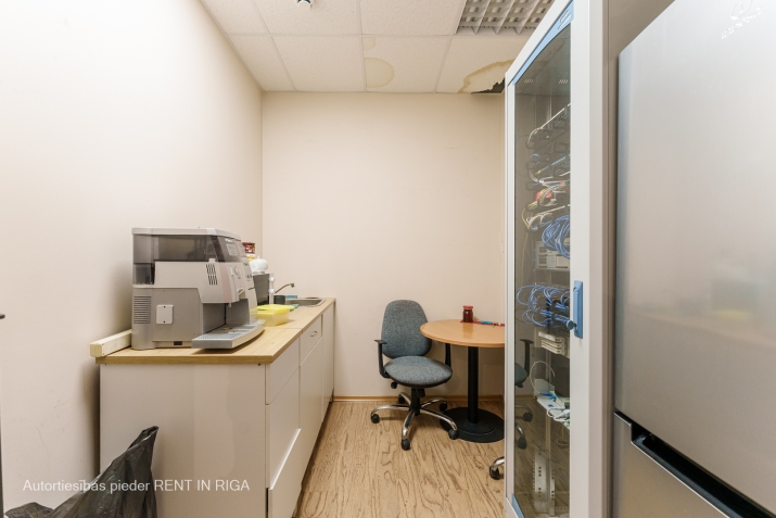 Sludinājumi. Ideālas telpas Jūsu biznesa vajadzībām ar izcilām ērtībām un stratēģisku atrašanās vietu.  Platība: Cena: 1010 EUR/mēn Foto #7