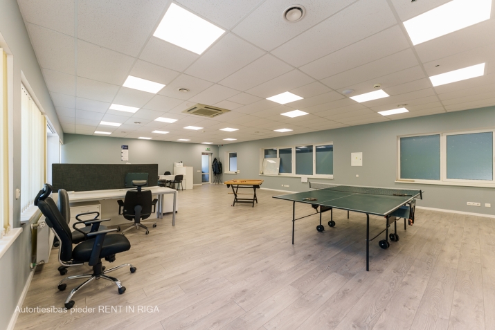 Sludinājumi. Ideālas telpas Jūsu biznesa vajadzībām ar izcilām ērtībām un stratēģisku atrašanās vietu.  Platība: Cena: 1010 EUR/mēn Foto #1