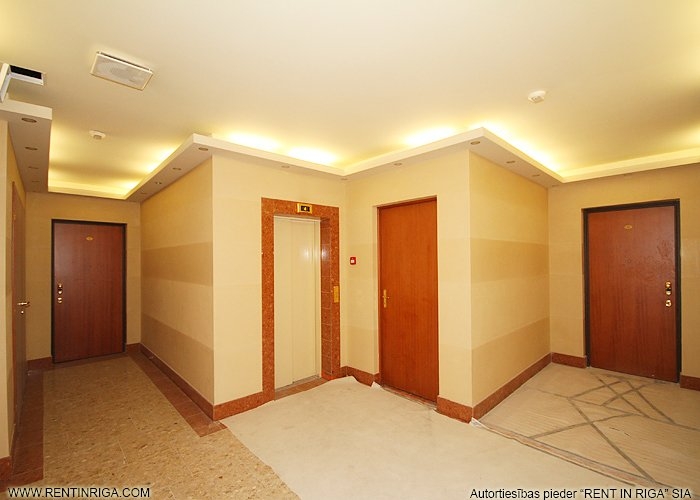 Sludinājumi. Tiek piedāvāts divstāvīgs LUX klases dzīvoklis jaunā projekta ēkā Vecrīgā. Īpašums šobrīd ir Cena: 800000 EUR Foto #4