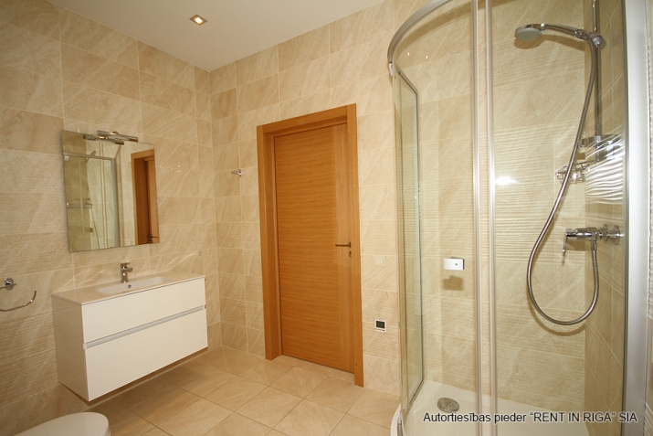 Sludinājumi. Tiek piedāvāts divstāvīgs LUX klases dzīvoklis jaunā projekta ēkā Vecrīgā. Īpašums šobrīd ir Cena: 800000 EUR Foto #7