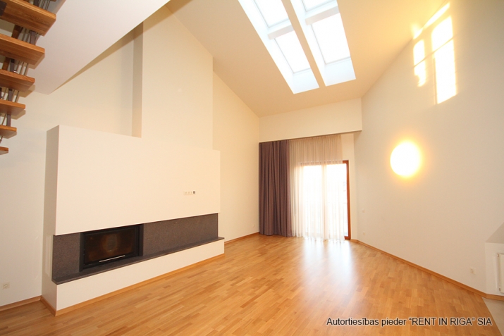 Sludinājumi. Tiek piedāvāts divstāvīgs LUX klases dzīvoklis jaunā projekta ēkā Vecrīgā. Īpašums šobrīd ir Cena: 800000 EUR Foto #8