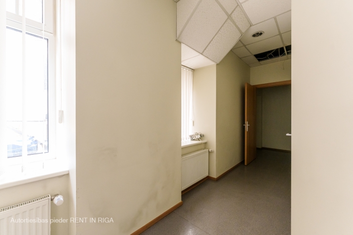 Sludinājumi. Tirdzniecības telpas/birojs - Rīgas centrā.  Telpu kopējā platība 210 m2  + Telpas ērtā un izdevīgā Cena: 2000 EUR/mēn Foto #8