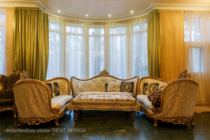 Sludinājumi. Tiek izīrēta plaša un labiekārtota māja Dreiliņos.   - 7 izolētas istabas - piecas no guļamistabām Cena: 4000 EUR/mēn Foto #5