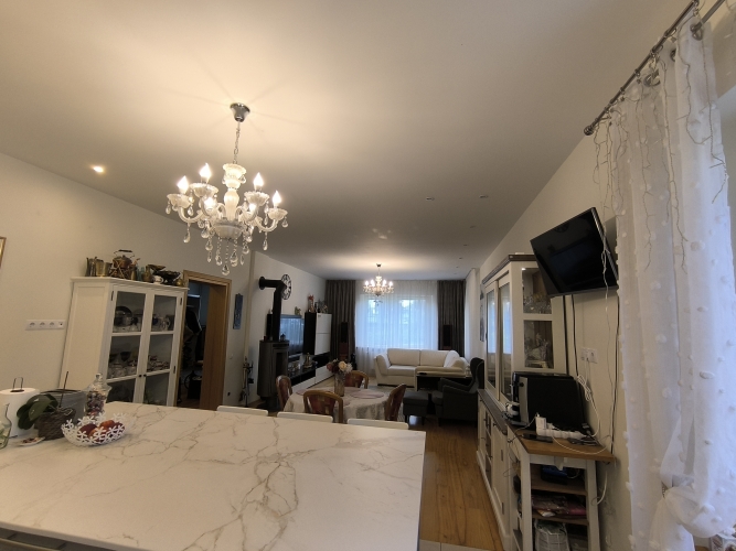 Sludinājumi. Tiek pārdota uzreiz apdzīvojama dvīņu mājas sekcija Bulduros, tikai pāris soļu attālumā no upes, ar Cena: 469000 EUR Foto #8