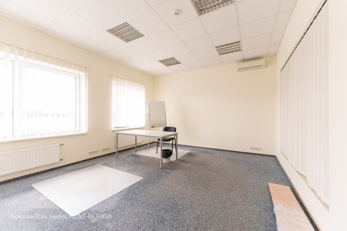 Sludinājumi. Piedāvājumā biroja telpas Rankas ielā 13!  Šajā piedāvājumā ir daļa no biroja, telpas ir Cena: 930 EUR/mēn Foto #2