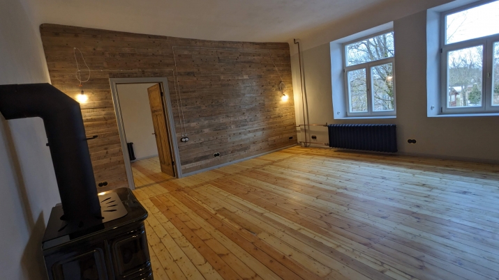 Sludinājumi. Gaumīgs studio tipa dzīvoklis pēc kapitālā remonta.  Dzīvoklī ir viesistaba (35 kvm), kas apvienota Cena: 118000 EUR Foto #3